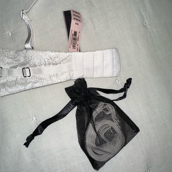 Victoria’s Secret NWT Multiway Push-up Bra - Picture 3 of 7